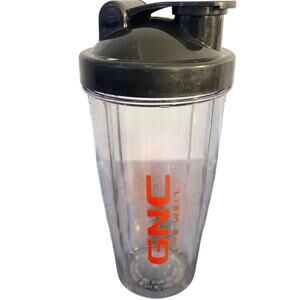 GNC Live Well 28oz Blender Bottle Protein Shaker Bottle